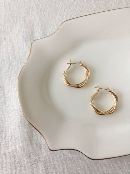 Teni Twist Hoop Earrings