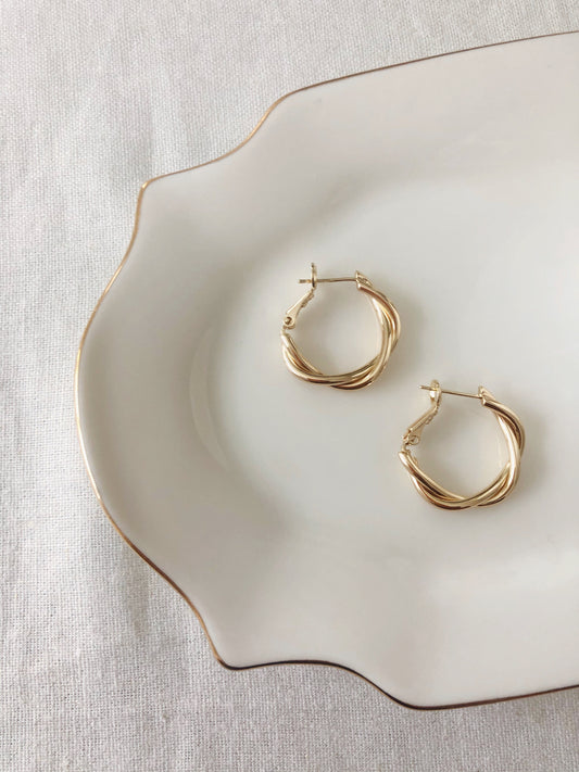 Teni Twist Hoop Earrings