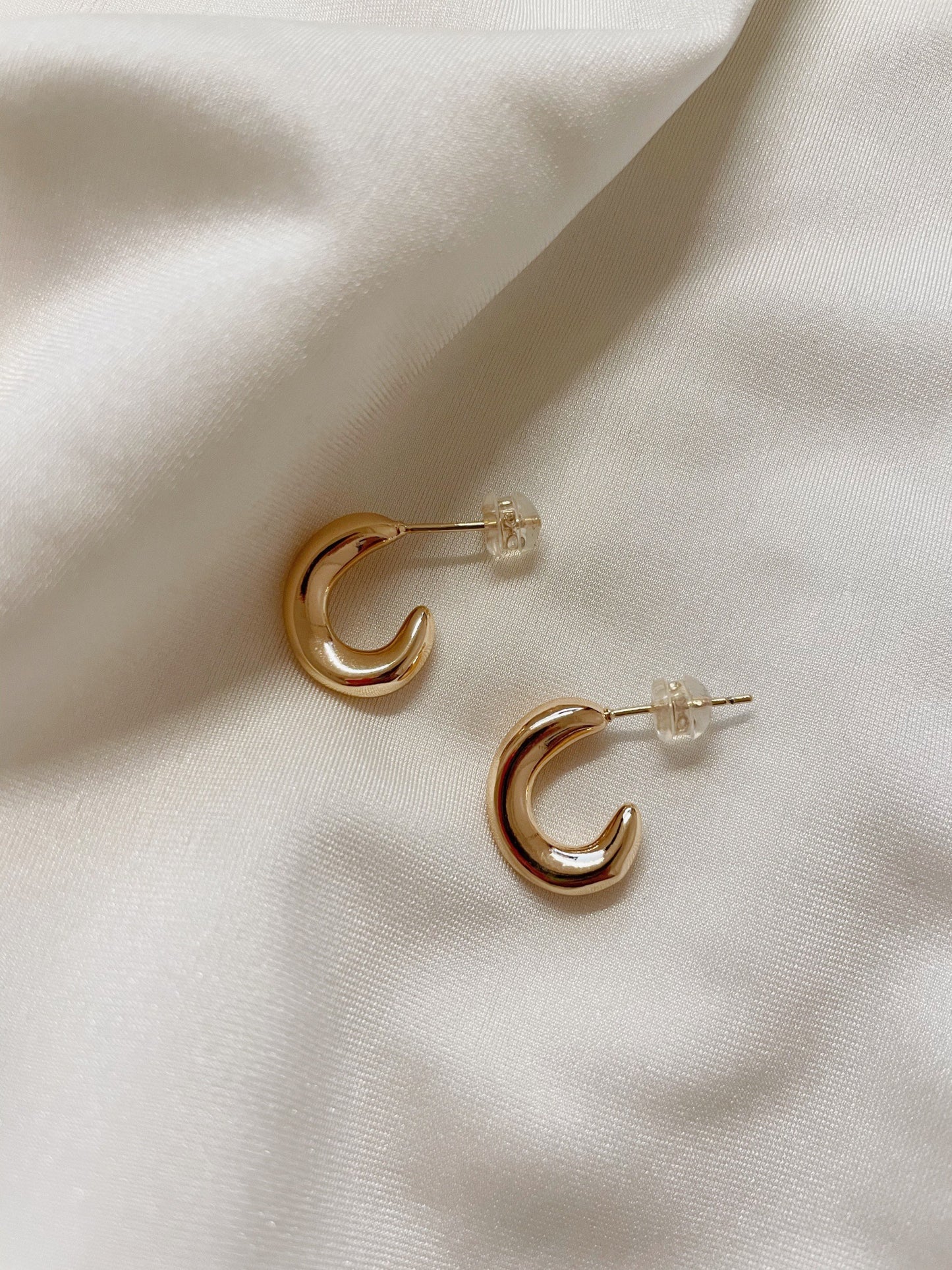 Jodie Mini Hoop Earrings