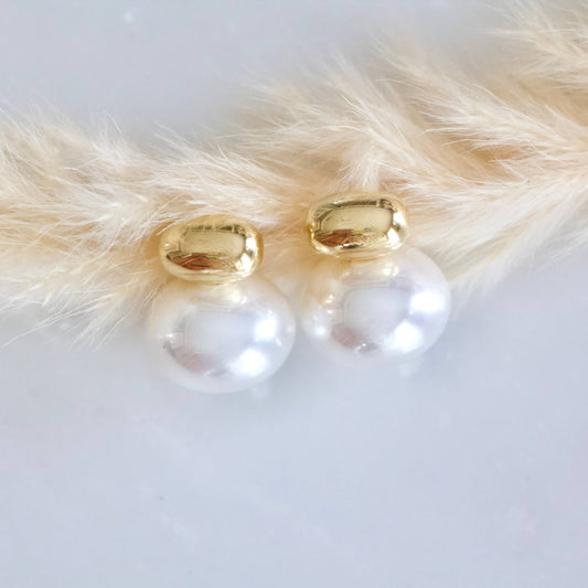 Paloma Pearl Stud Earrings